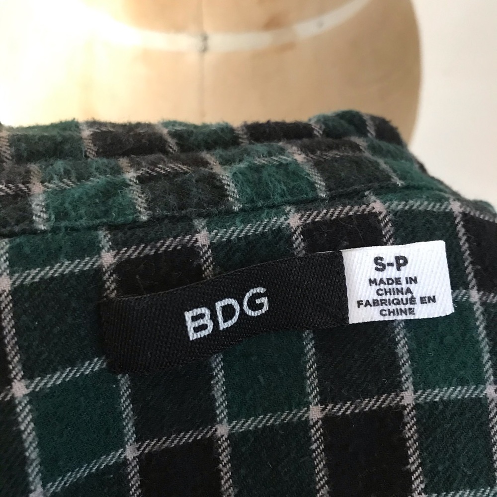 SOLD ✨✨✨BDG Flannel Button down shirt size SP - Picture 6 of 6